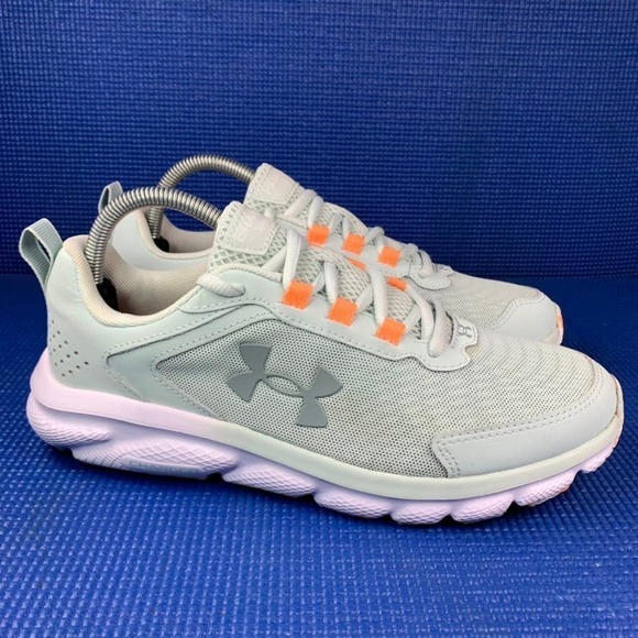 UNDER ARMOUR CHARGED ASSERT 9 Women`s Size 9.5 Green Running Shoes 3024853-300 - Picture 3 of 8